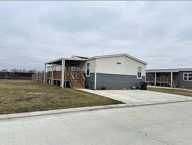Image of 121 Cirrus Cir