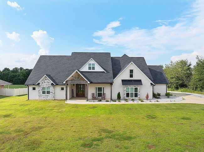 Photo of 647 Connor Ln, Lexington, TN