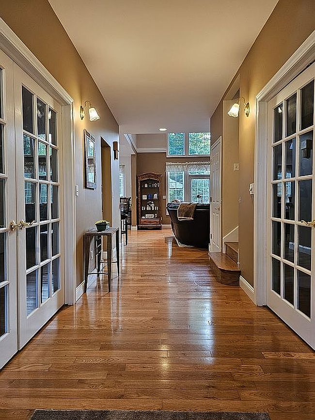 Image of 1616 Willow Creek Dr