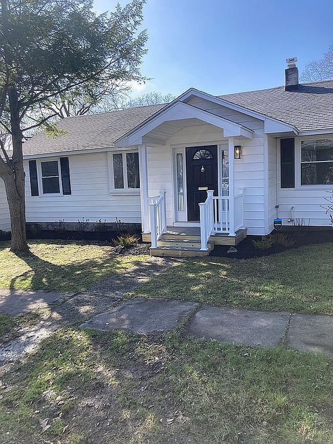 Image of 300 Andover Rd
