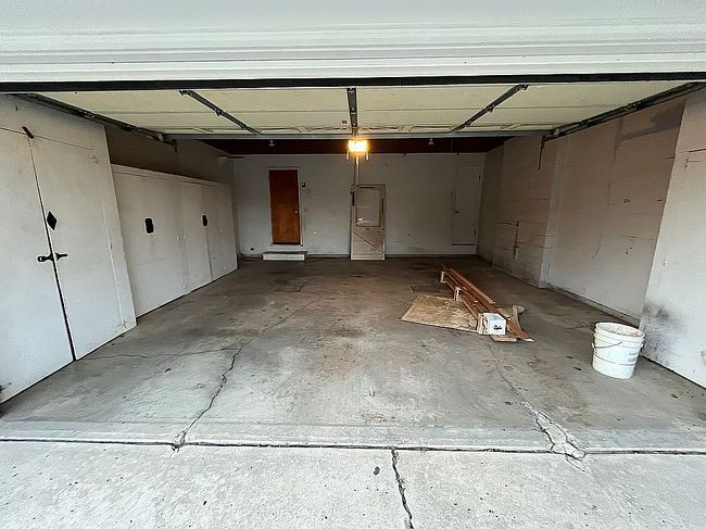 Image of 219 E Hollett St