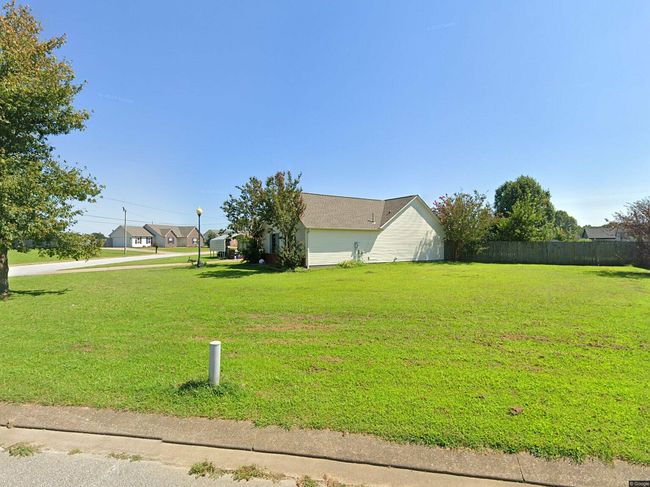 Photo of 32 Cobblestone Dr, Humboldt, TN