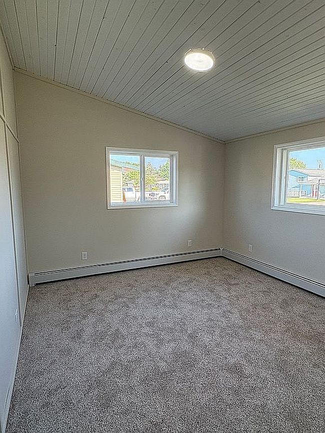 Photo of 1740 Rosewood Ln, Ishpeming, MI