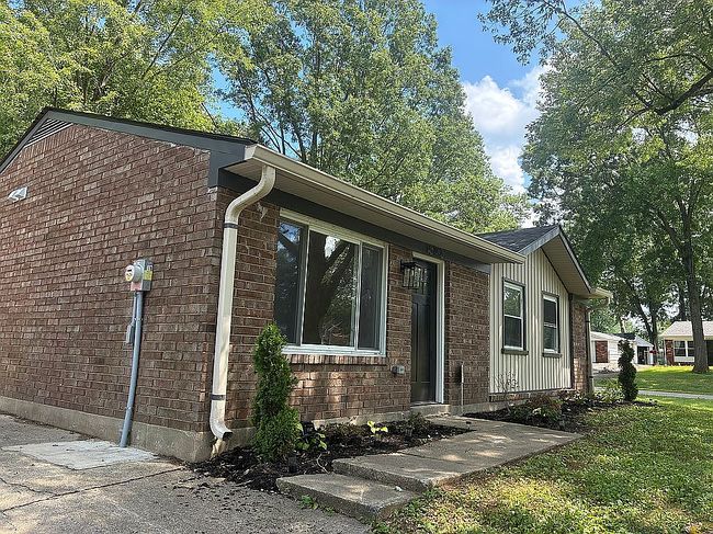Photo of 10763 Tarrytowne Rd, Louisville, KY