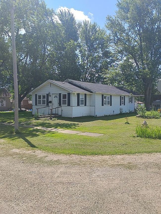 Photo of 302 E Marvin St, Centralia, IL