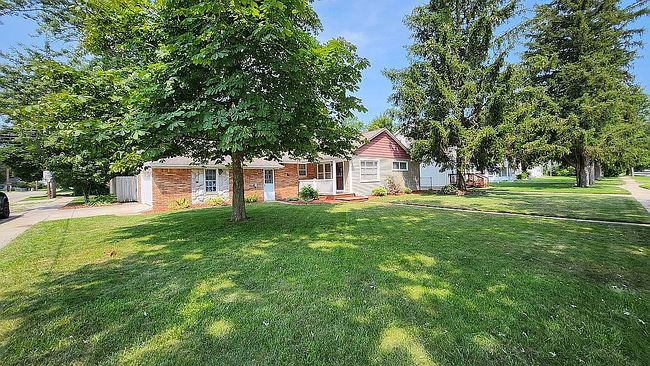 Photo of 23017 Hawthorne St, Farmington, MI