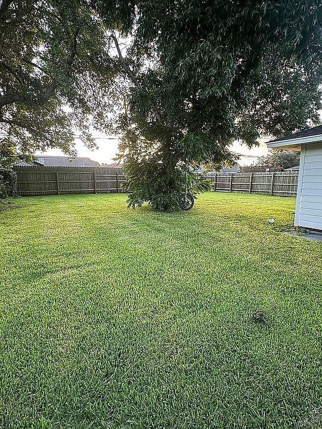 Photo of 204 34th St, Nederland, TX