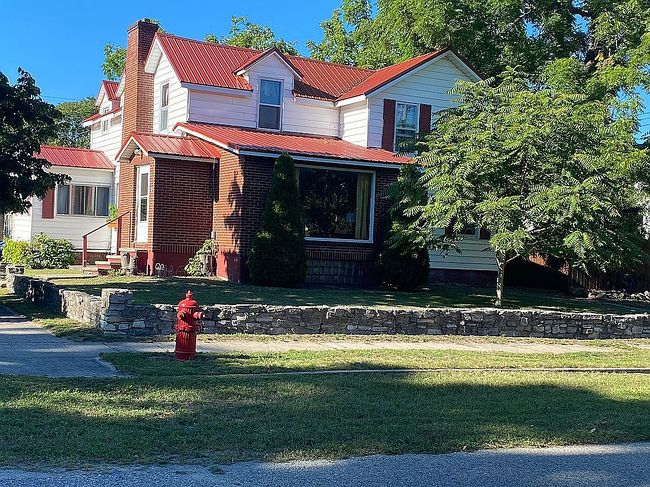 Photo of 301 E State St