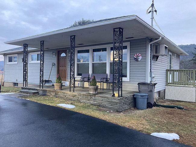 Photo of 11 Delellas Ln, Pt Jervis, NY