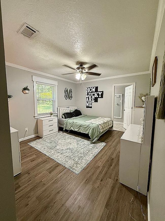 Photo of 14216 Wolf Ridge Rd, Moss Point, MS