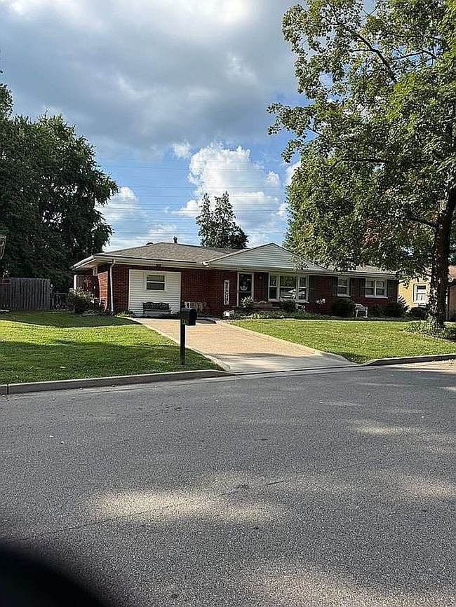 Photo of 20 Oxford Dr, New Albany, IN