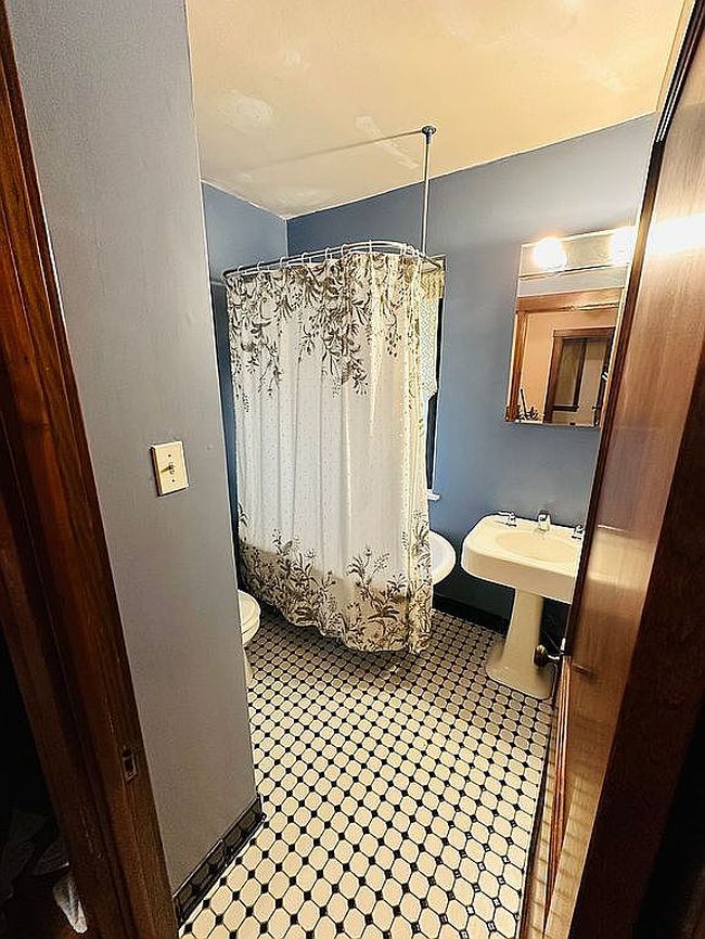 Image of 208 E 19th Ave