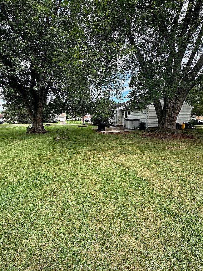Photo of 12 Fox Ln, Hamilton, NJ