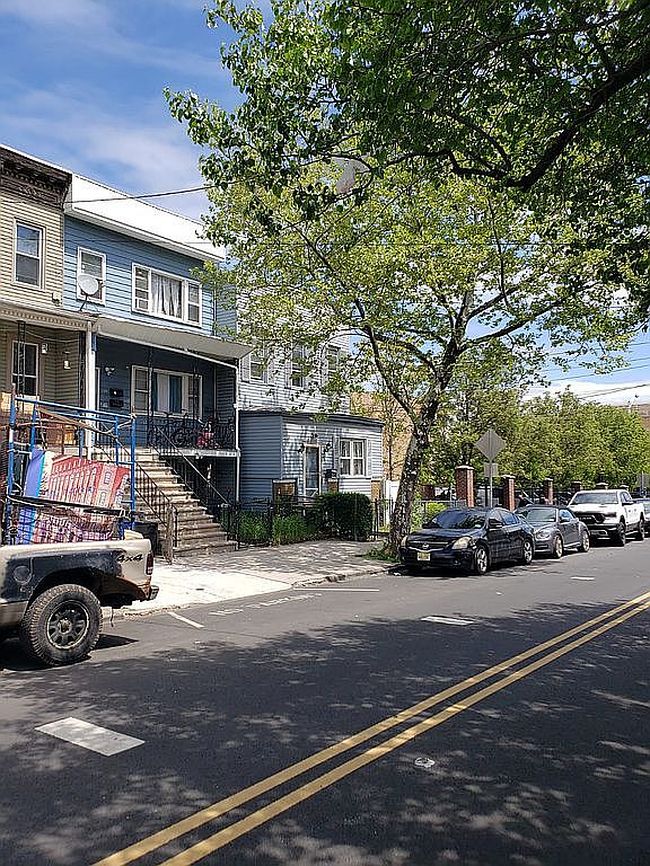 Image of 170 Claremont Ave