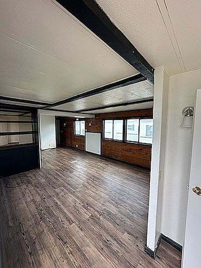 Photo of 225 Jones Ave