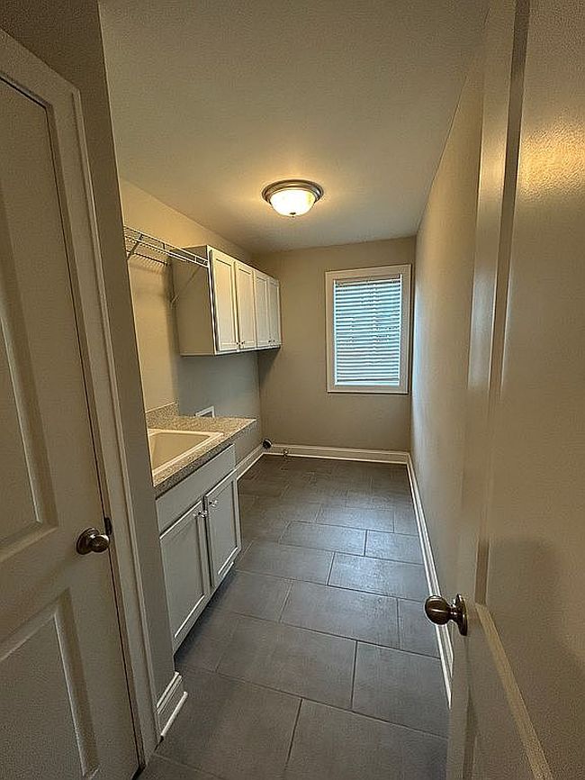 Photo of 9069 Fielding Dr, Brighton, MI
