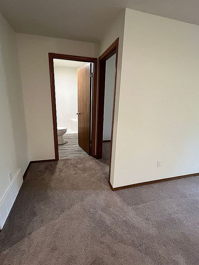 Photo of 1816 12th Ave, Coralville, IA