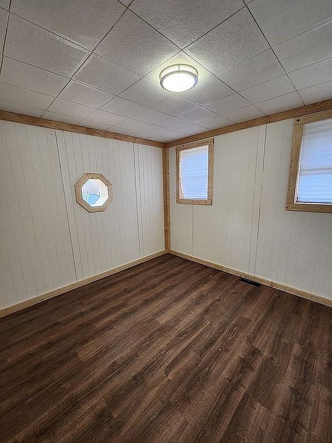 Photo of 77 E Main St, Salineville, OH