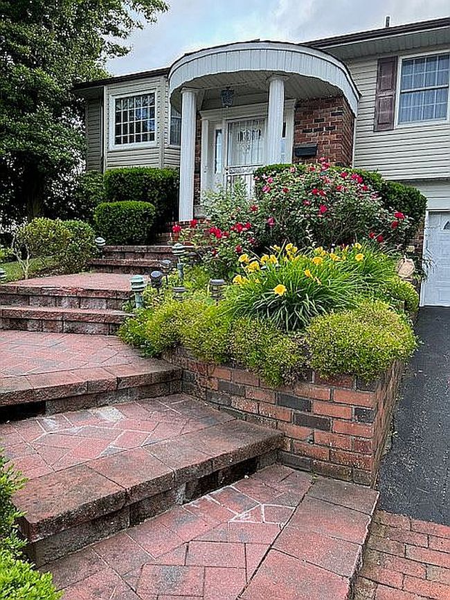 Photo of 15 Meleny Rd, Locust Valley, NY