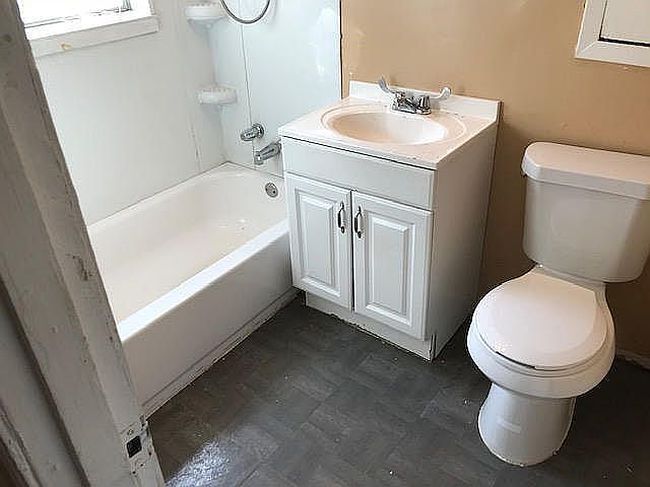 Additional photo 2 of property located at 7666 Greendowns St