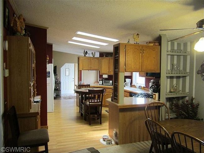 Preview of property located at 7035 S Lake Rd