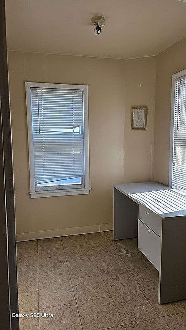 Image of 571 W 21st Ave