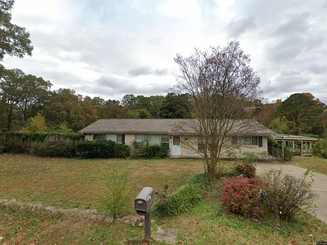 Photo of 323 Lakeshore Dr