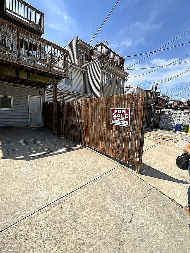 Image of 1711 Clarkson St