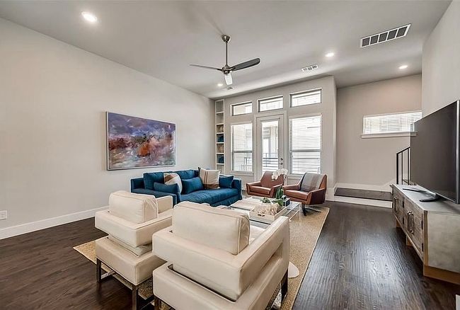 Image of 4226 Roseland Ave #203