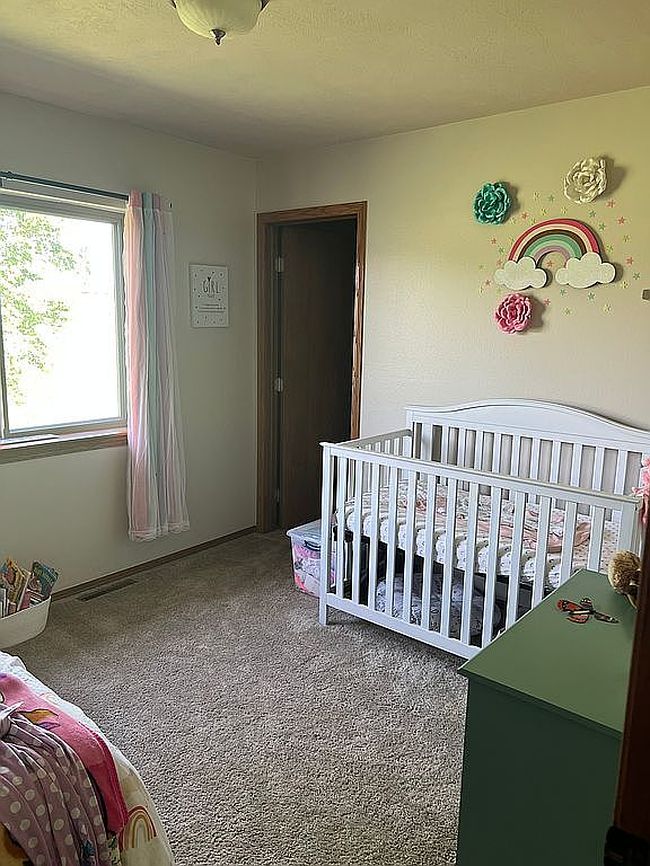 Photo of 909 Pepper Ridge Rd, Dell Rapids, SD