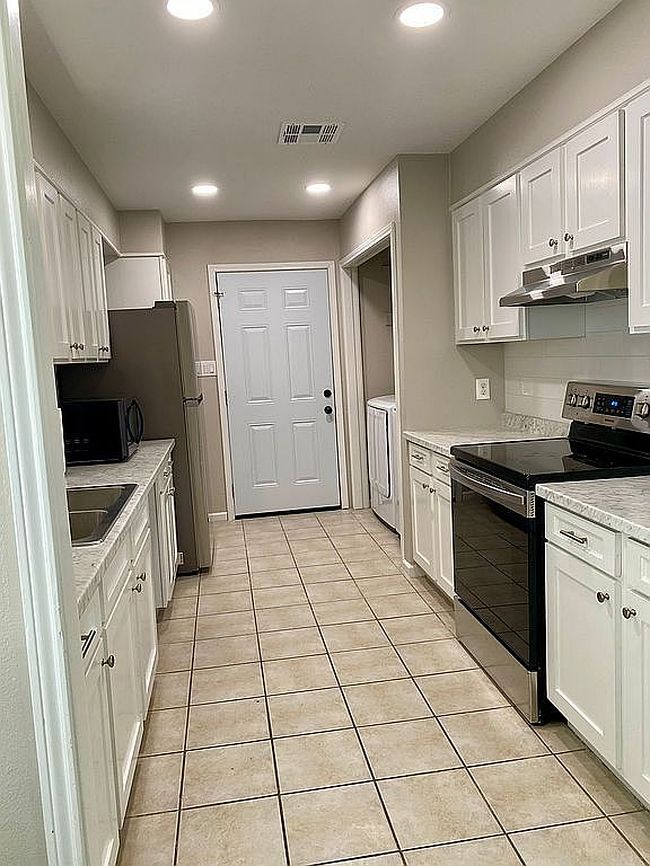 Image of 4001 Briarfield Ln