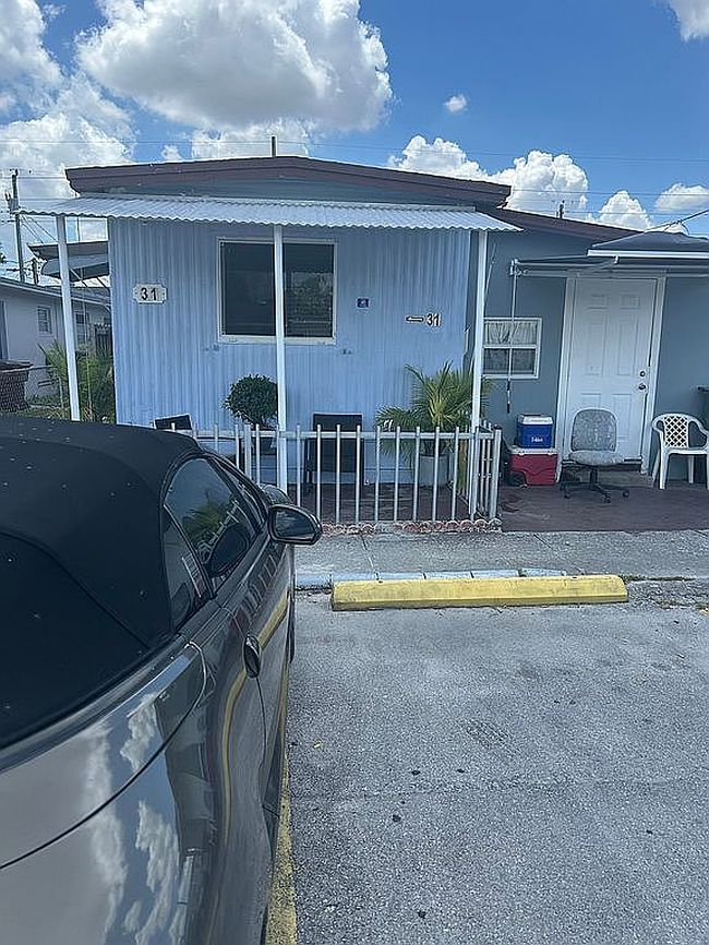 Image of 425 E 33rd St #31