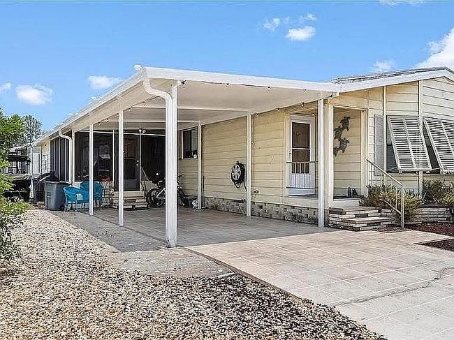 Additional photo 2 of property located at 121 Bermuda Way