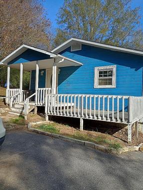 Additional photo 1 of property located at 16 Hinson Ave