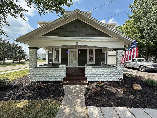 Photo of 164 S Mound St, Bluffton, OH