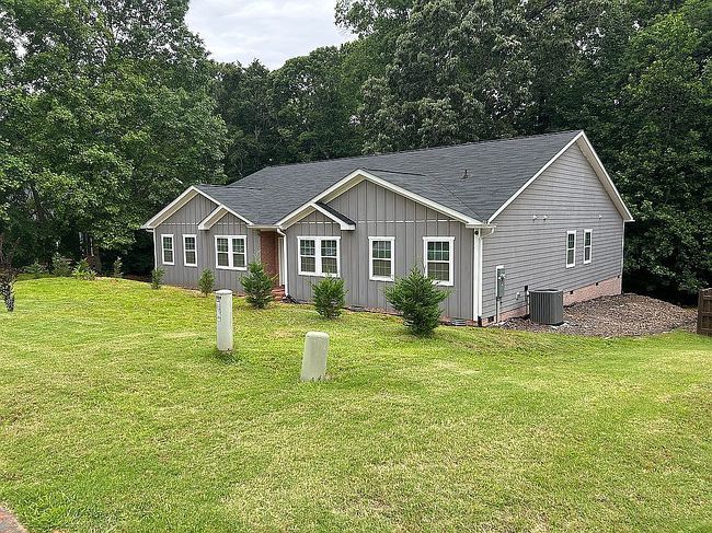 Photo of 4054 Belle Meade Cir, Belmont, NC