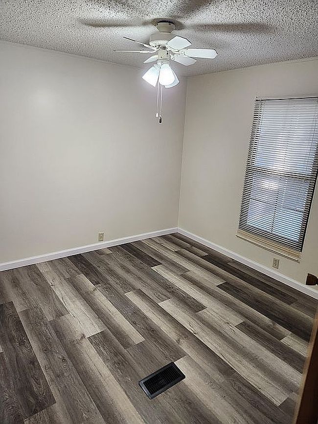 Photo of 9877 Orchid Cir, Navarre, FL