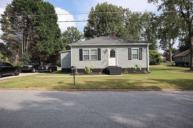 Photo of 420 Sproles Ave E