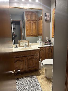 Additional photo 3 of property located at 901 Meadowlark Ln