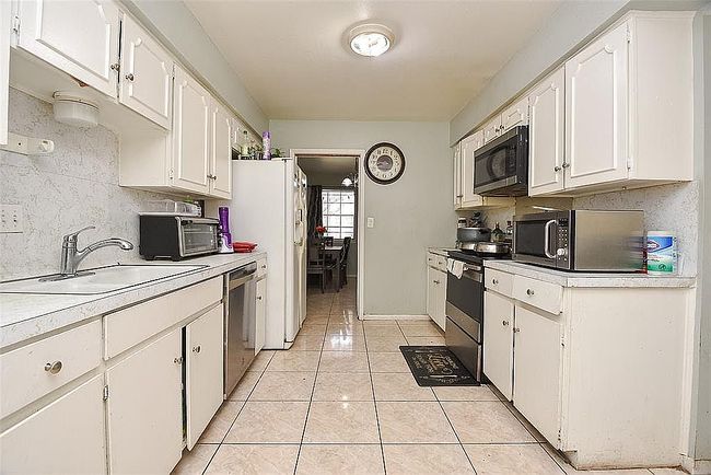 Photo of 6647 De Moss Dr, Houston, TX