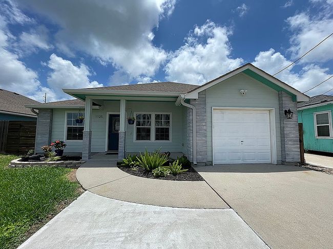 Photo of 1125 Nagle St, Corpus Christi, TX