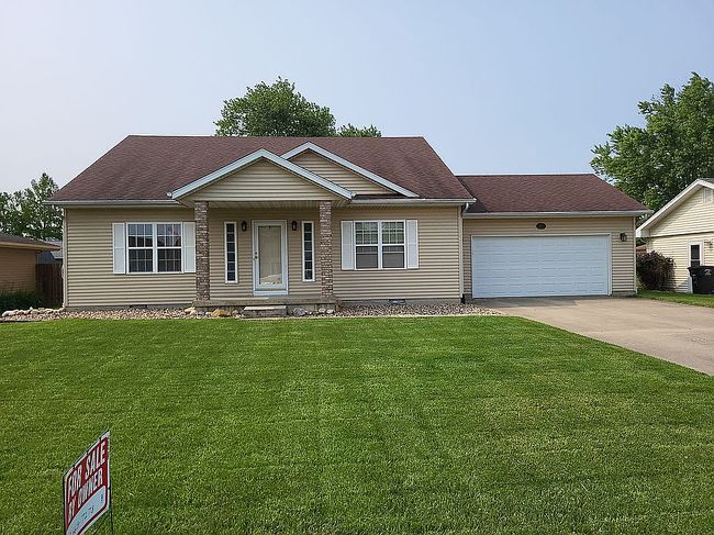 Photo of 107 W Edgewood Ave, Effingham, IL