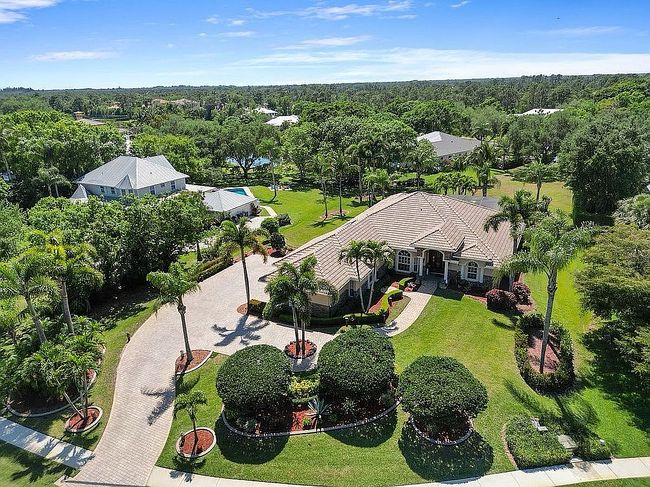 Preview of property located at 5416 Sw Coral Tree Ln