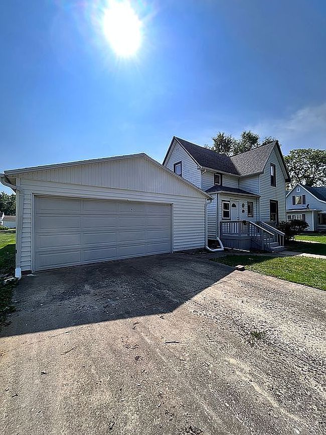 Photo of 544 E Patton St, Paxton, IL