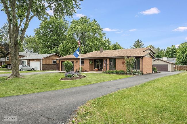 Photo of 1211 Prairie Ln, Yorkville, IL