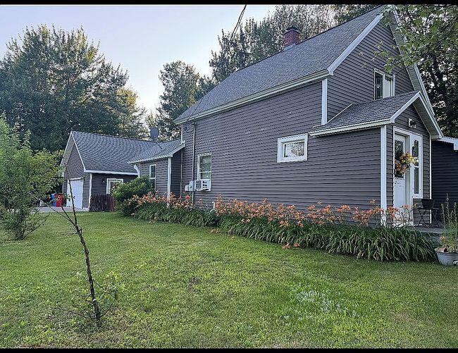 Photo of 7 Pond Rd, Negaunee, MI