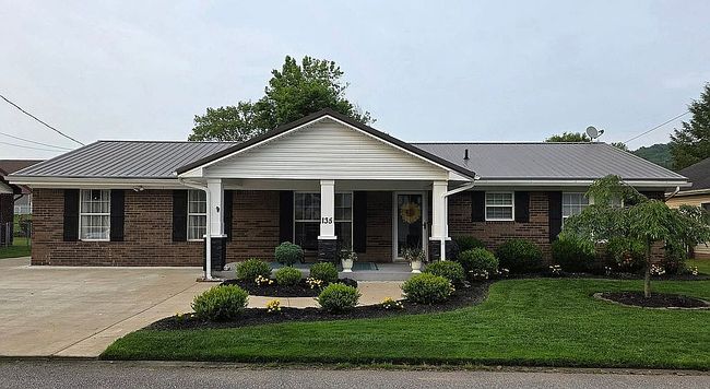 Photo of 135 Woodland Frst