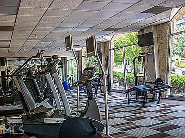 Photo of 2479 Peachtree Rd Ne, Atlanta, GA