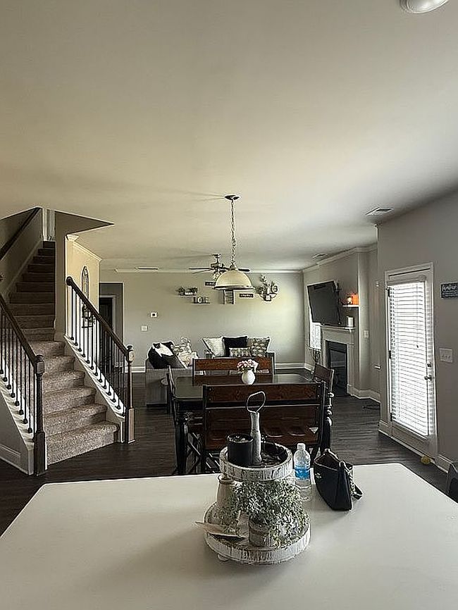 Image of 64 N Village Cir