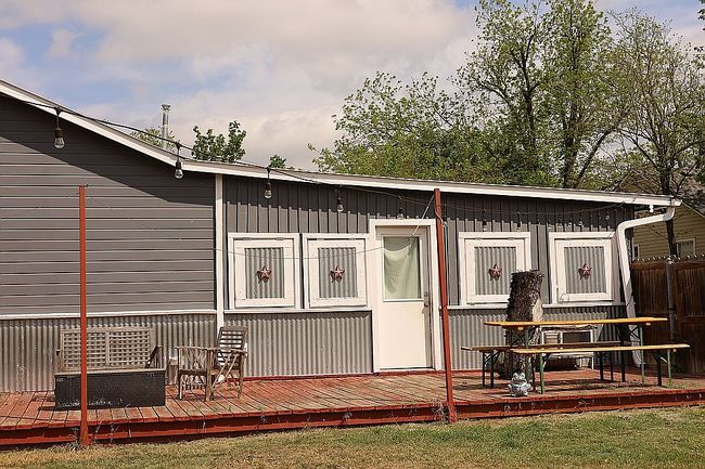 Image of 1409 Burns Blvd